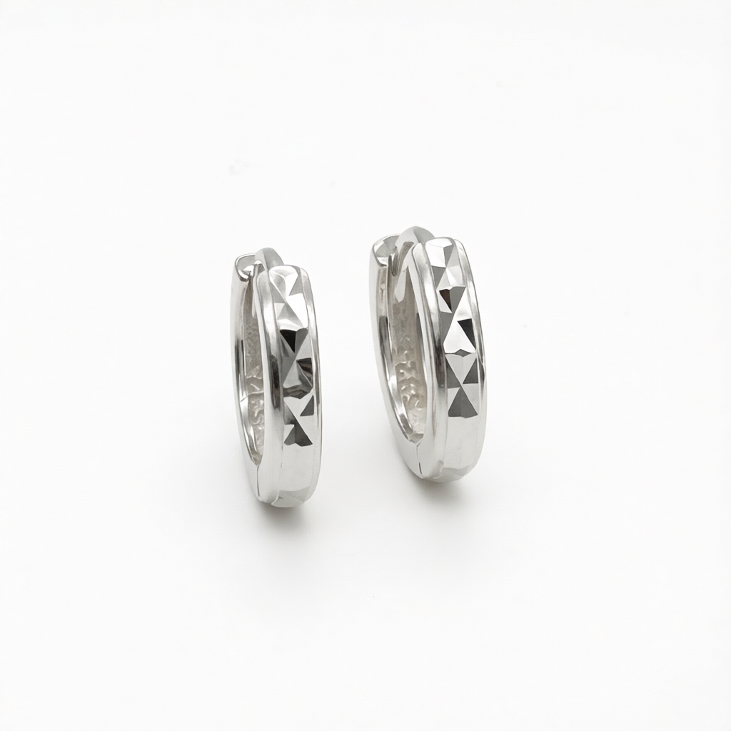 S1953 Huggie Earrings 14mm.