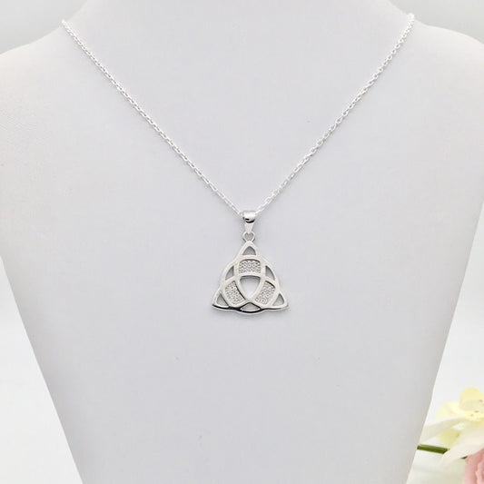 Z1381NL Triquetra Symbol Necklace18"