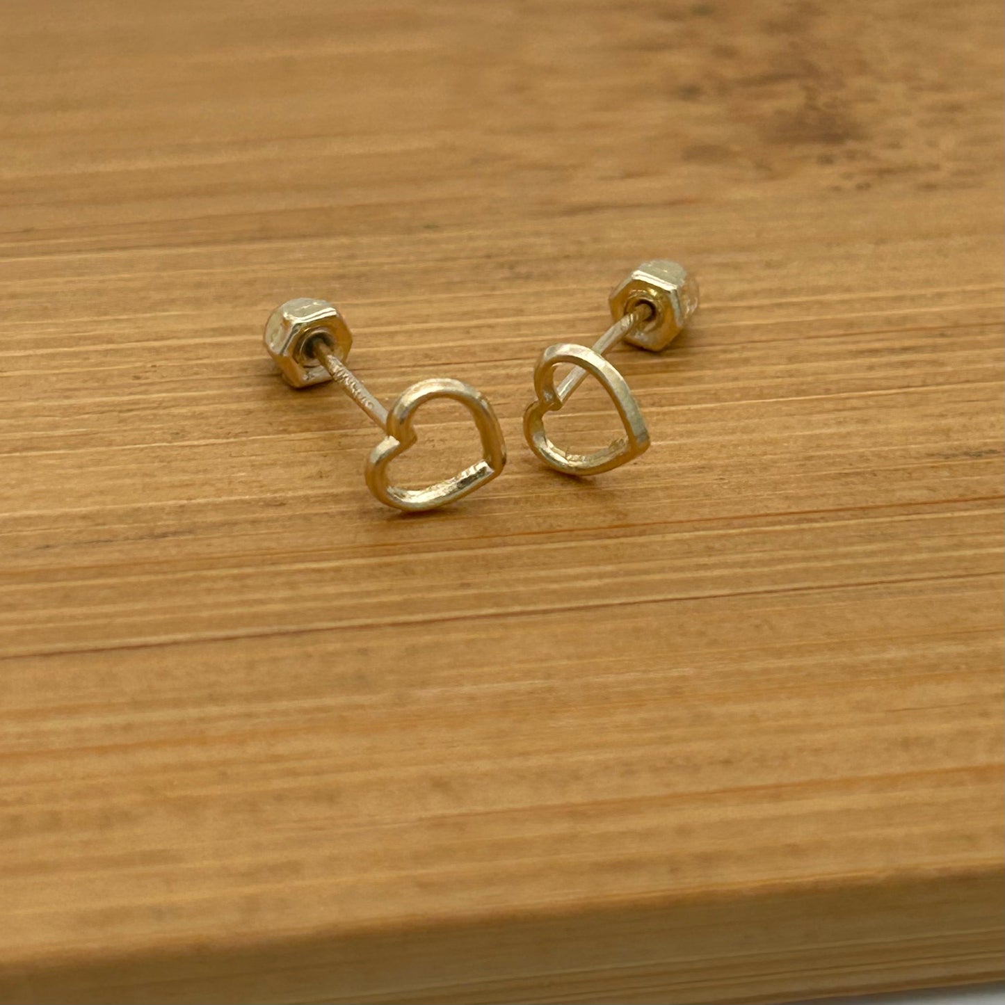 G376ER 14K Gold heart Earrings 5mm.