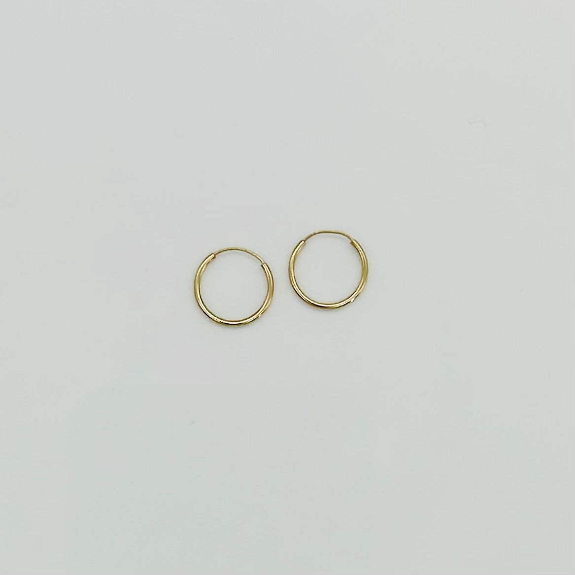 14KG471 14K Gold Hoop Earrings 10mm.