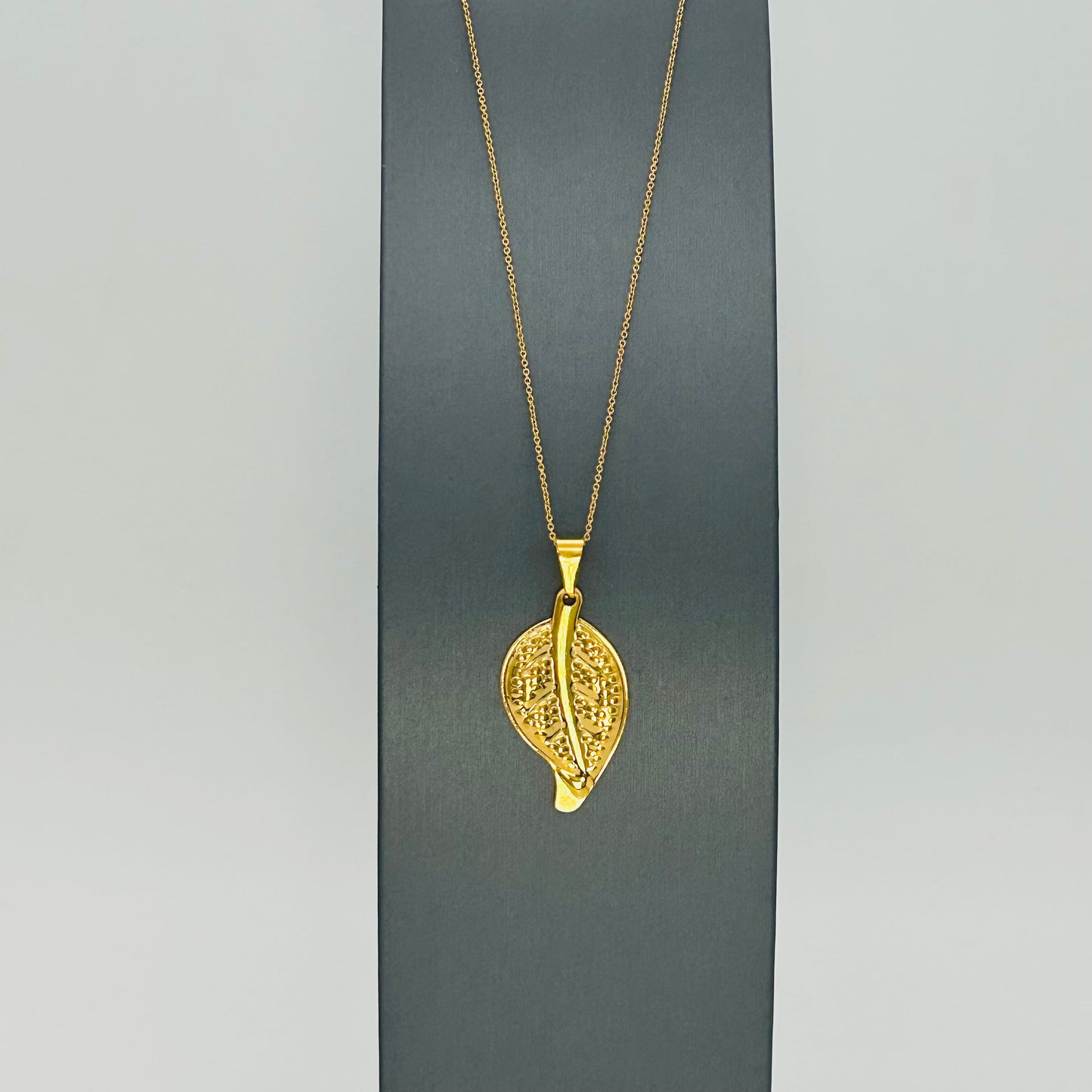 SS1528NL Gold Plated Leaf Necklace 20"