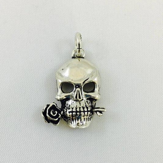 S1126P Skull with Rose Pendant
