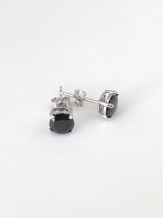 Z439 Black Post Earrings