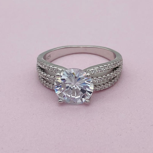 Z1602R Engagement Ring