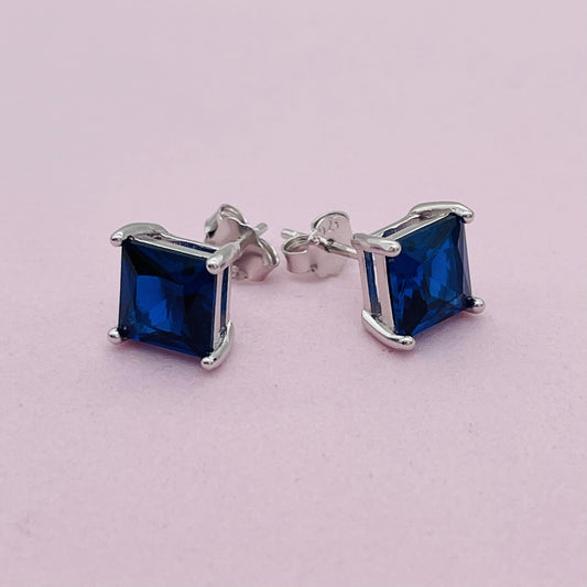 Z1606ER Sapphire Square Earrings 7mm.