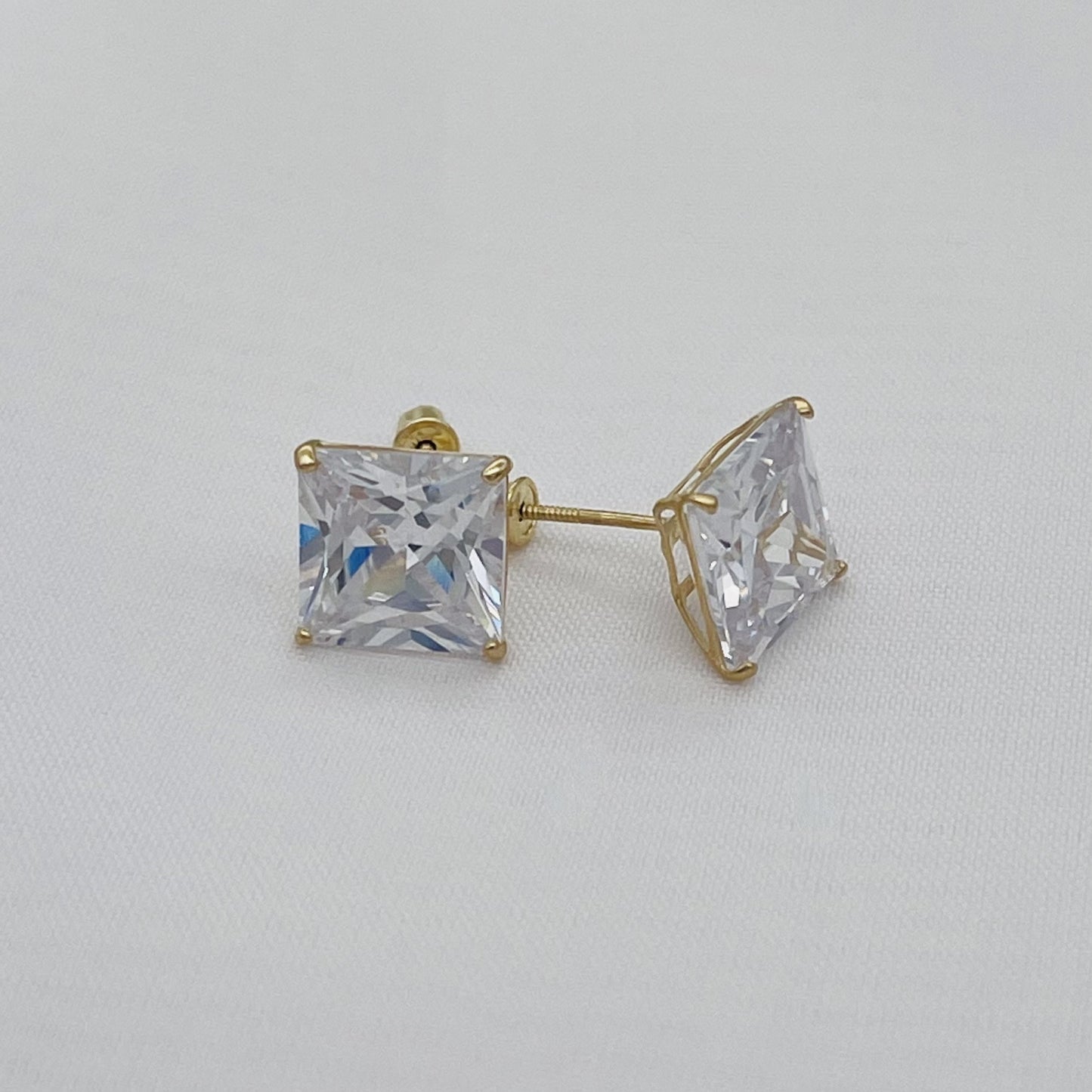 G32ER 14K Gold Clear square Earrings 8mm.