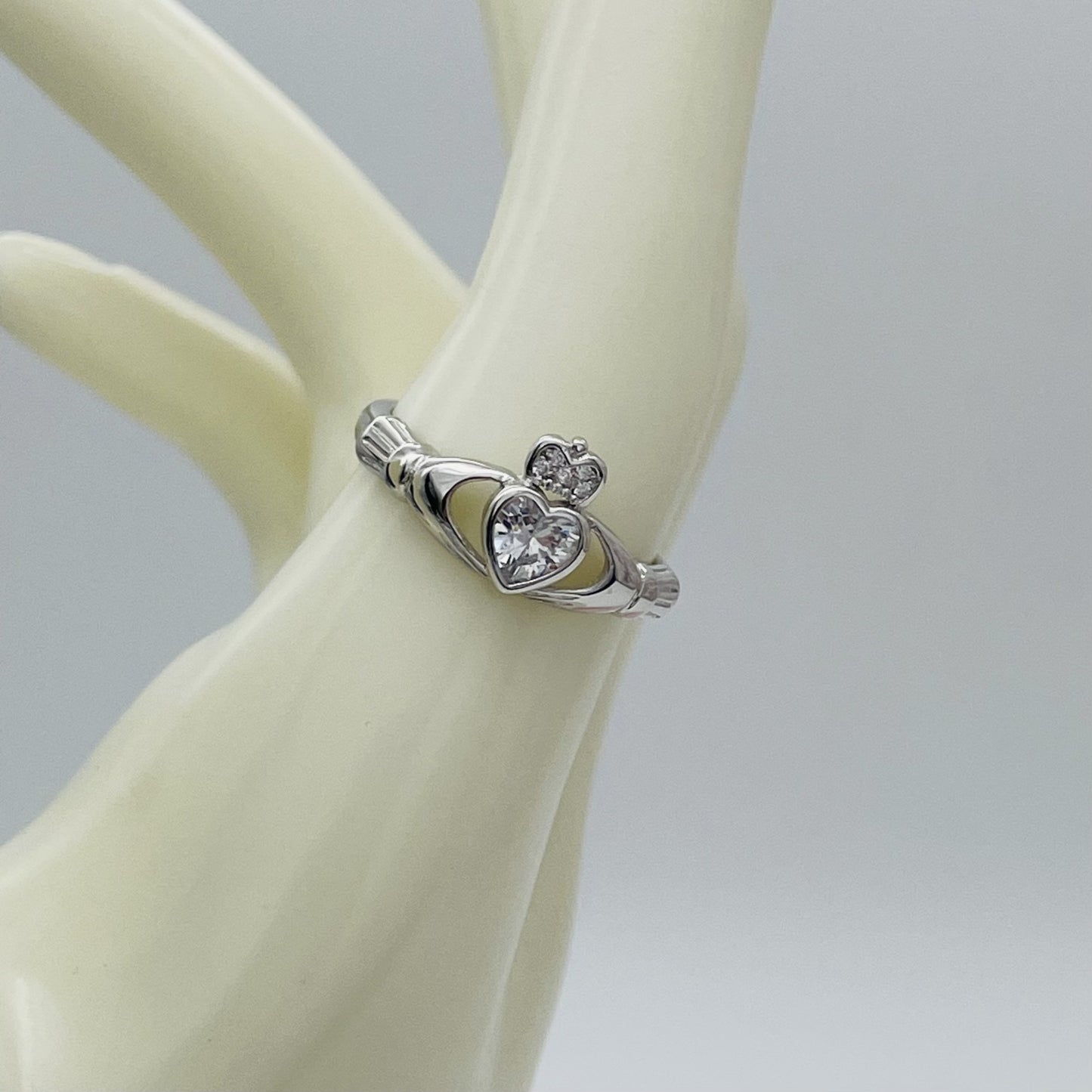 Z1658R Claddagh Ring