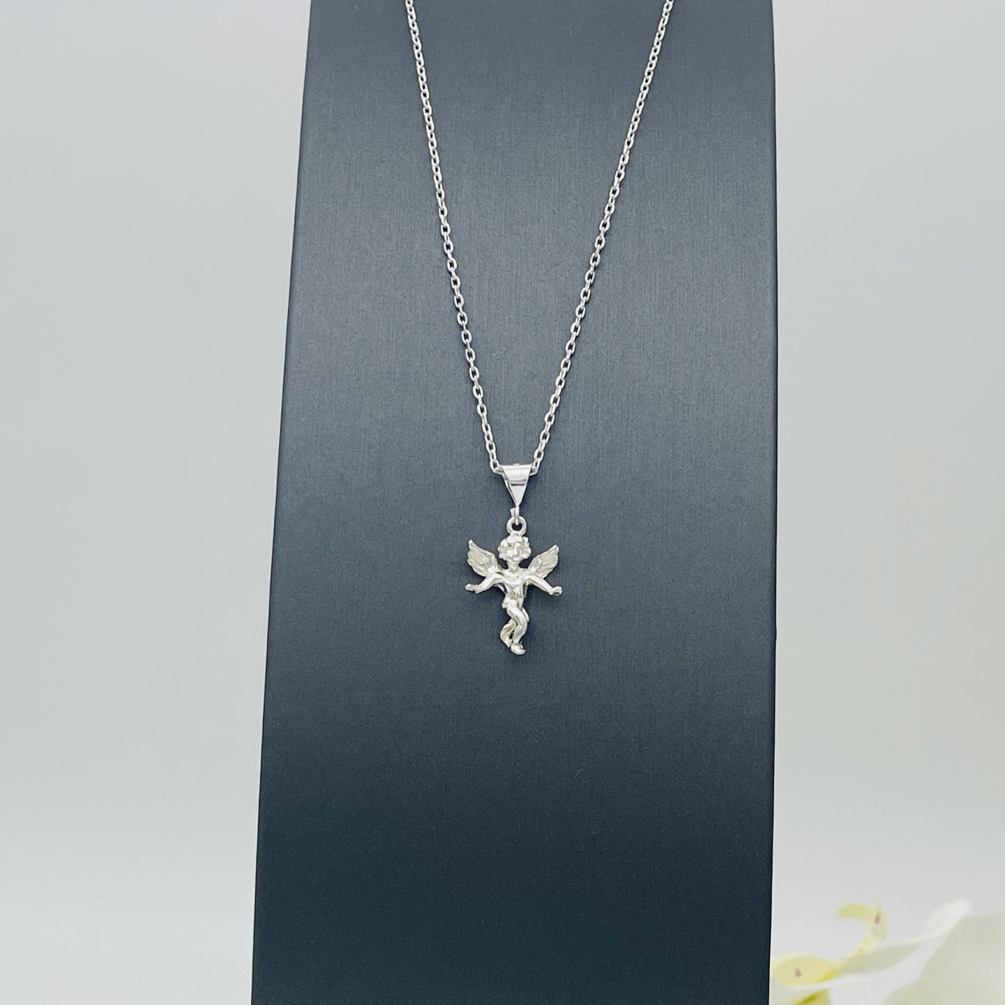 S1751 Angel Necklace 18"