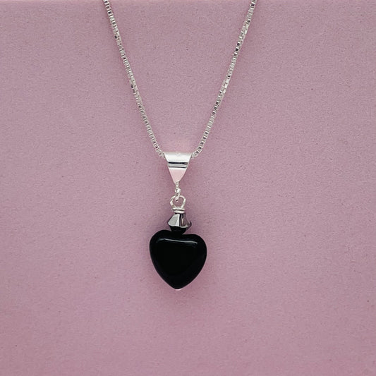 ST1326NL Black Onyx Heart Necklace 18"
