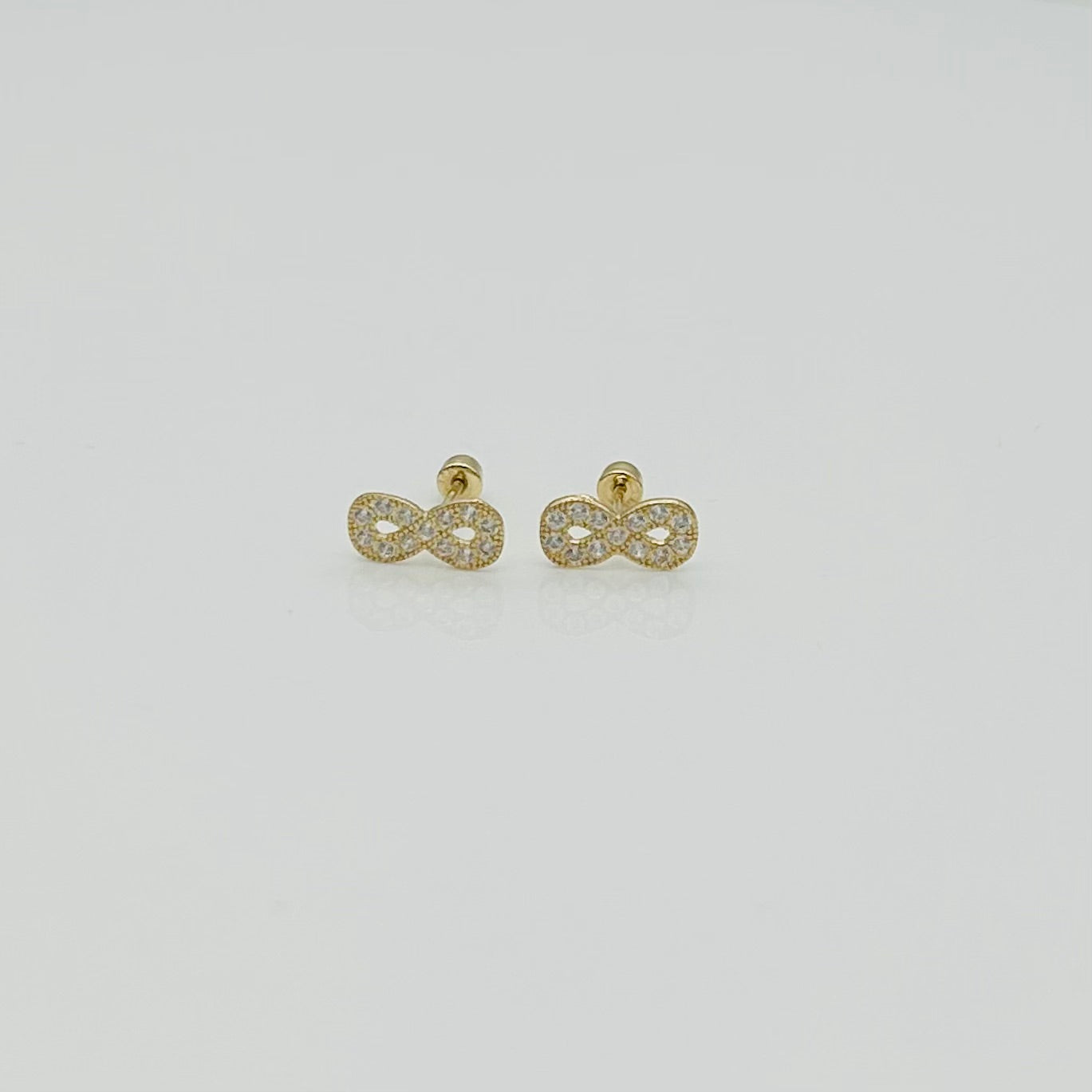 14KG451 Infinity Earrings 4mm. X 8mm.