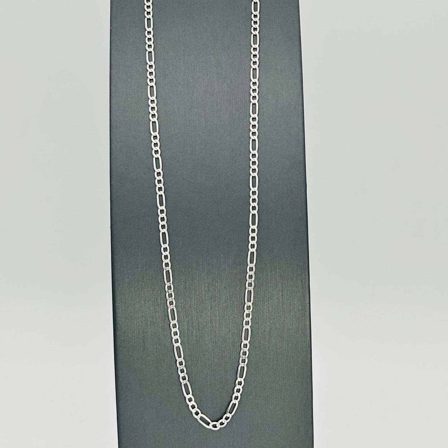 S1817 Super Flat Figaro Chain 2.9mm. X 28"