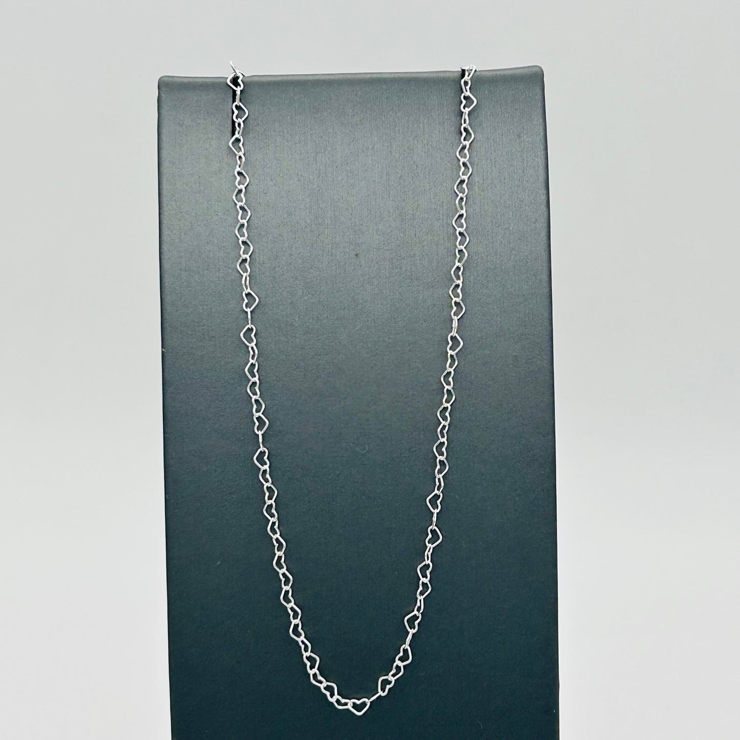 S1879 Hearts Chain 16"