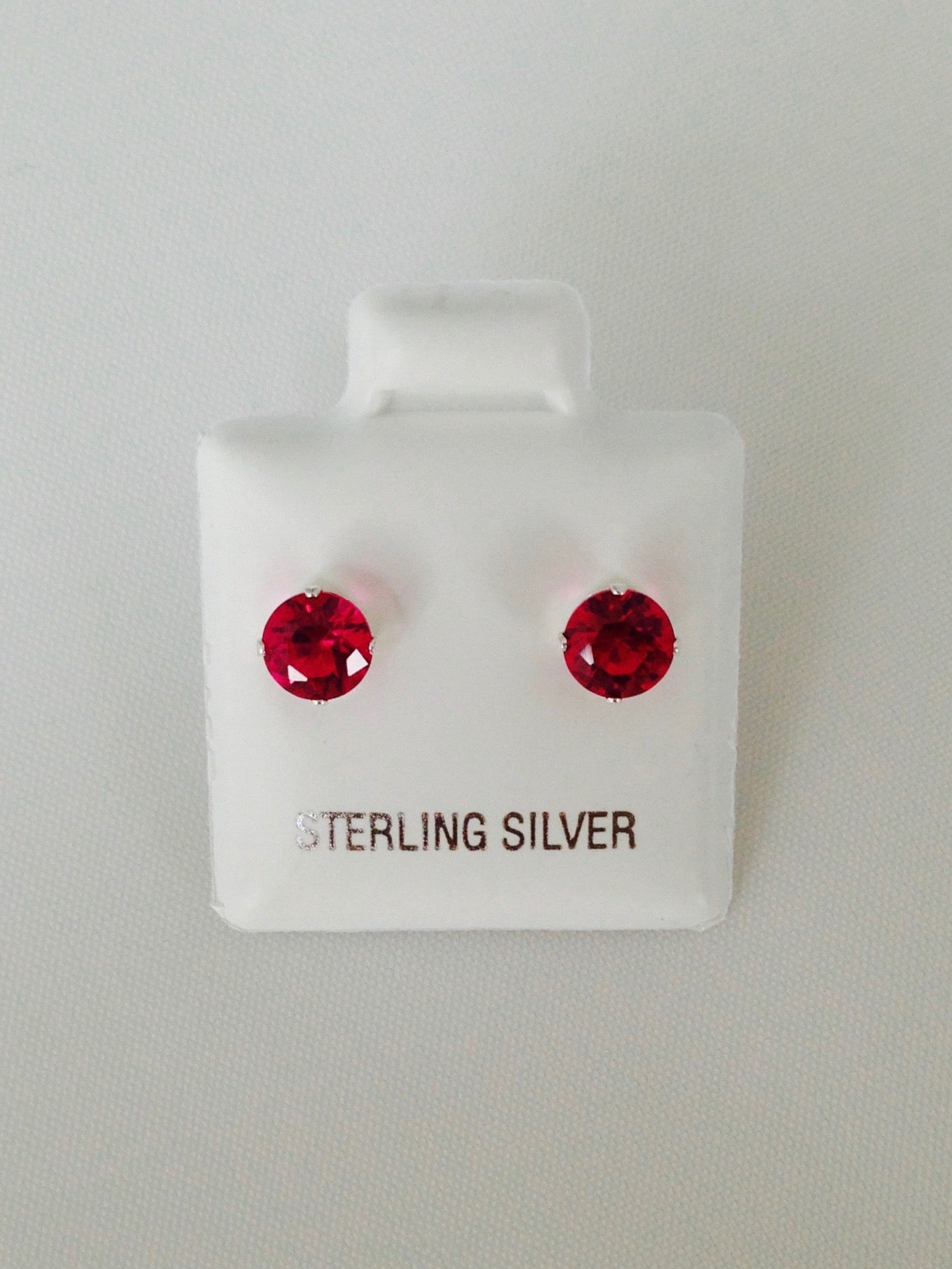 Z803 Round Post Earrings 5mm.