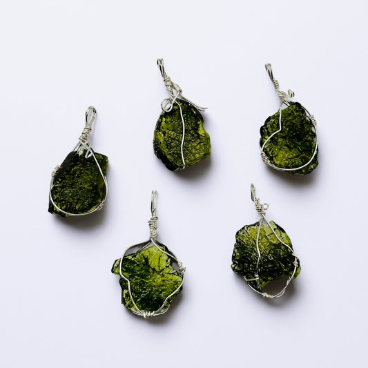 ST1975P Moldavita Pendant