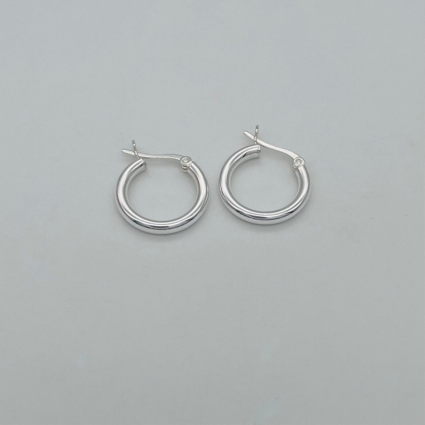 S909ER Hoop Earrings