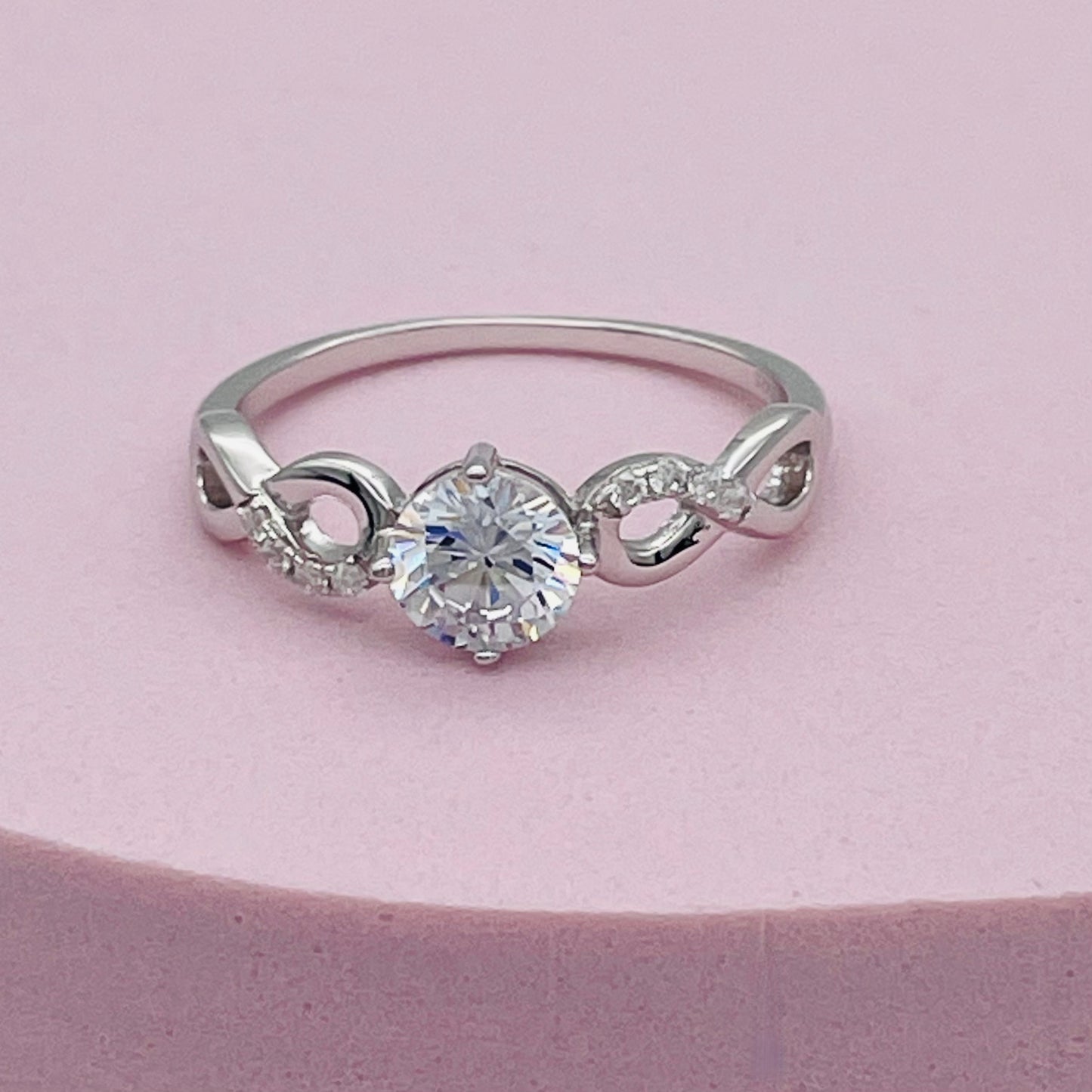 Z1590R Infinity Ring