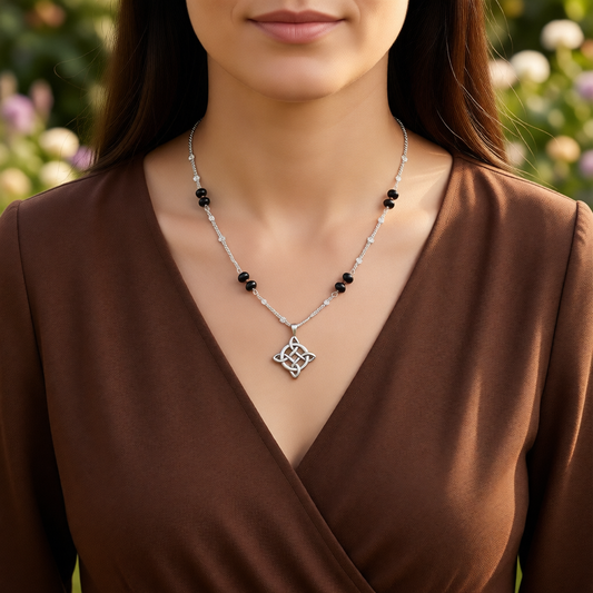 ST2003NL Witch's Knot Necklace with copper 22"