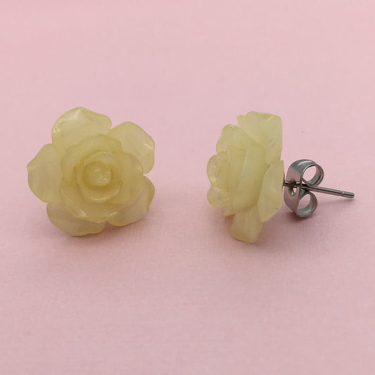 SS1039  15mm. Ivory Earrings Final Sale
