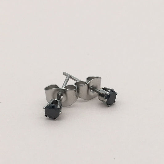 SS1314ER Black Post Earrings 4mm.