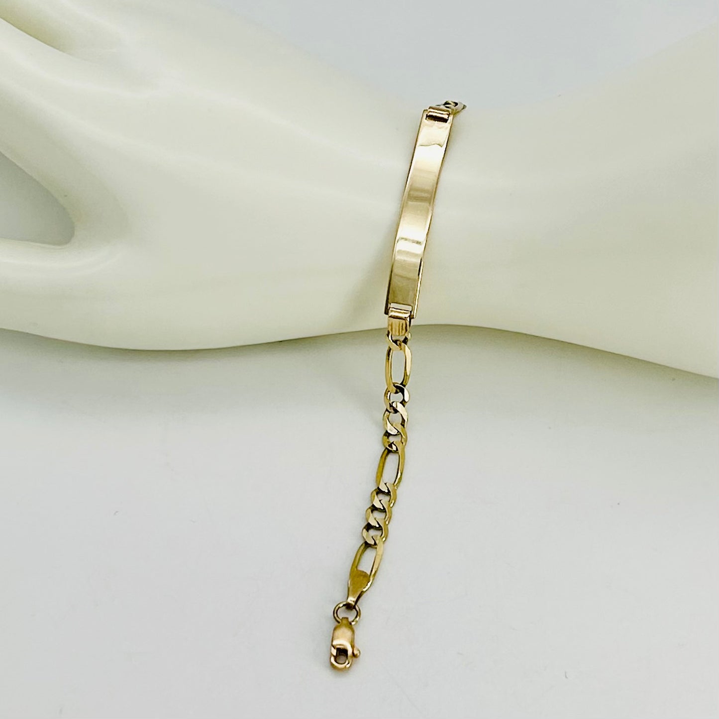 14KG466 Figaro ID Bracelet  5mm. X 7.5"