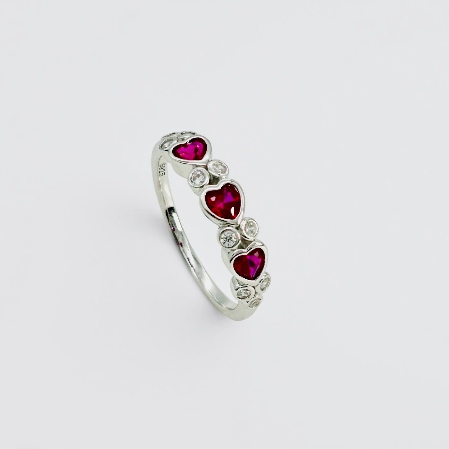 Z1900 Ruby Hearts Ring