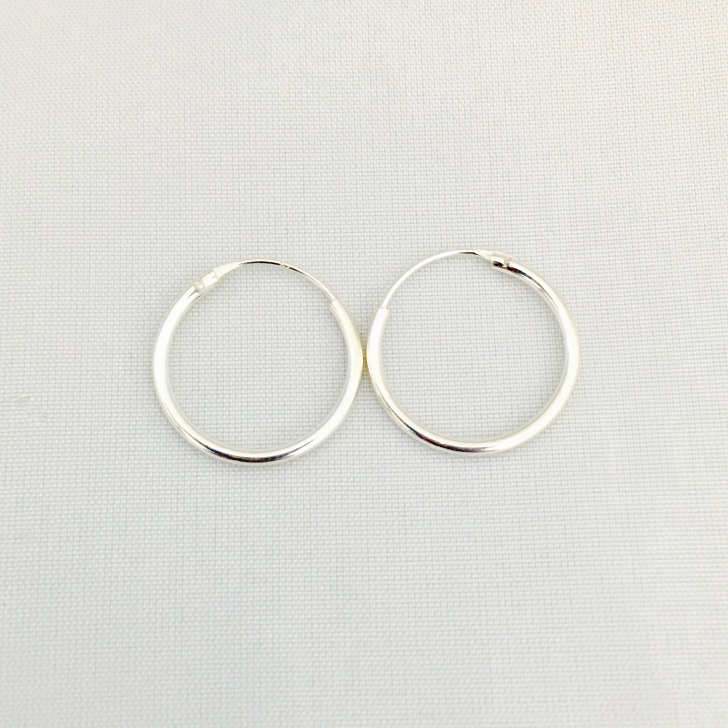 S879ER. Hoop Earrings 1.5mm