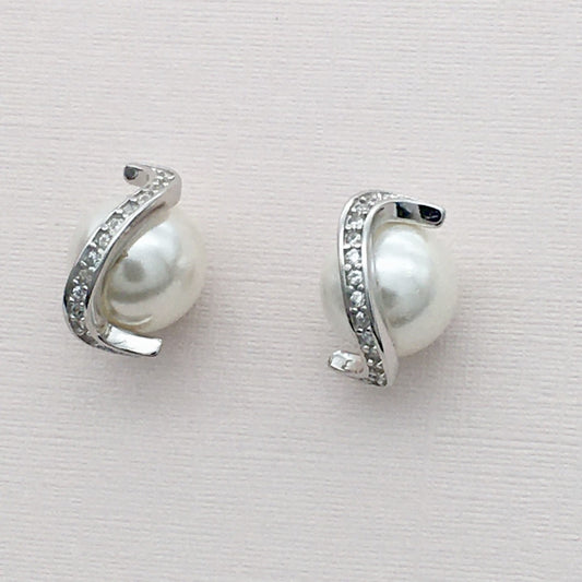 Z1374ER White Pearl Earrings