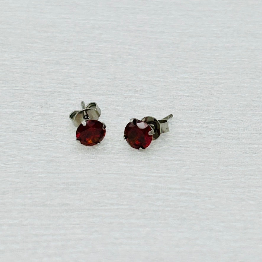 SS1040ER Garnet Surgical Steel Earrings 6mm.